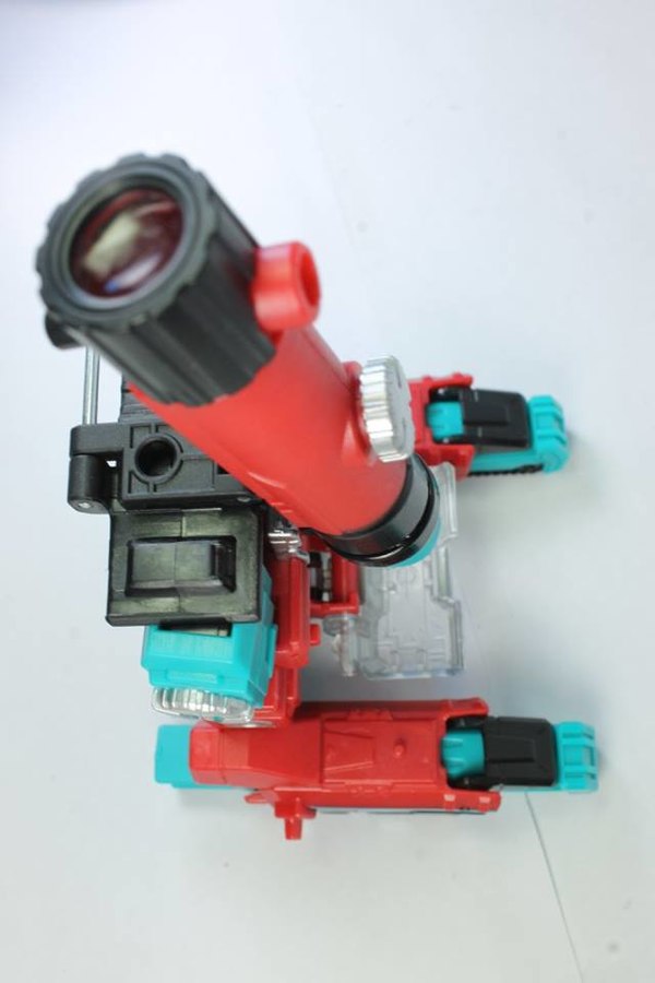 Deluxe Perceptor   More Titans Return Wave 4 Photos  (4 of 23)